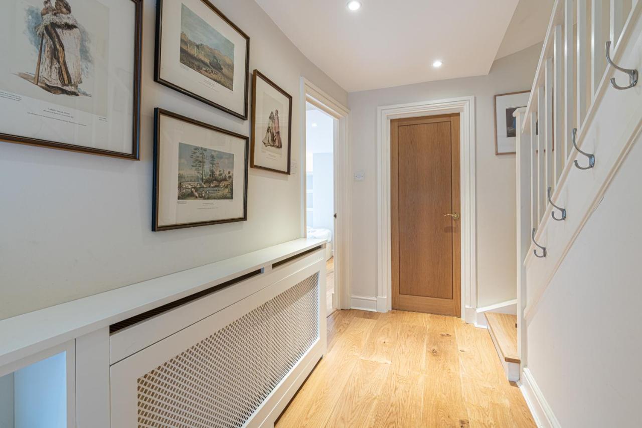 Ferienhaus Stylish Mews House With Parking London